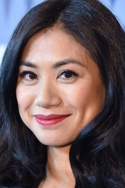Liza Lapira photo