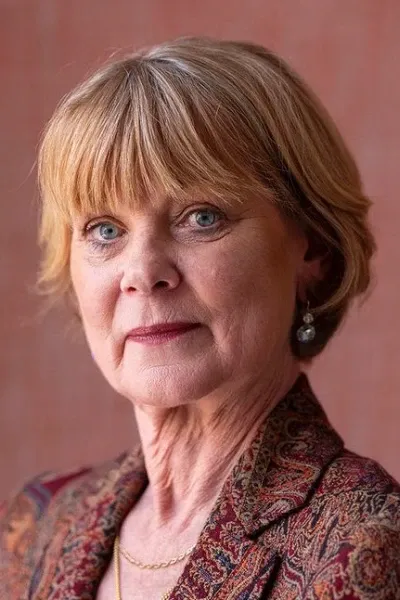 Samantha Bond photo