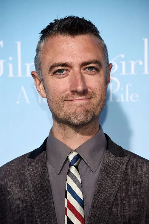 Sean Gunn photo