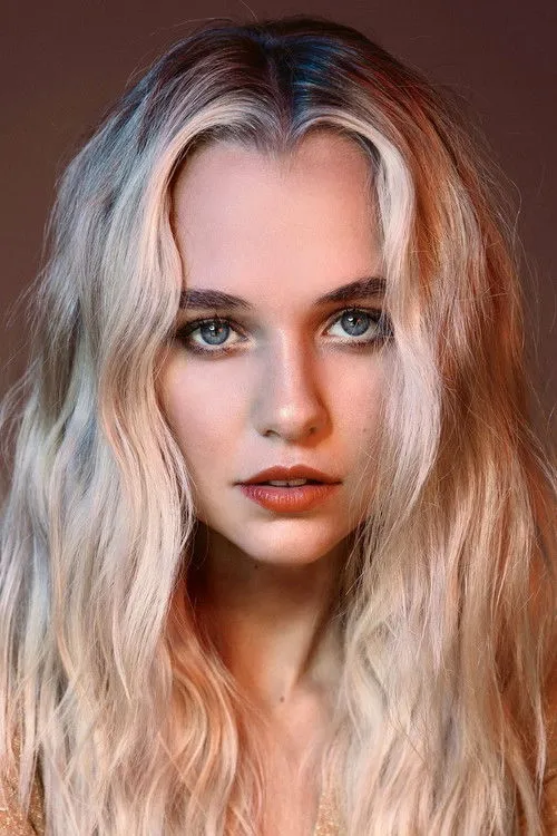 Madison Iseman photo