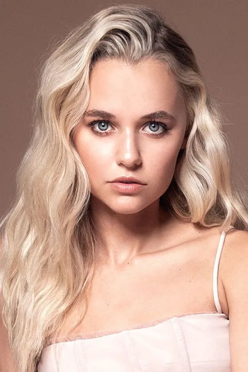 Madison Iseman photo