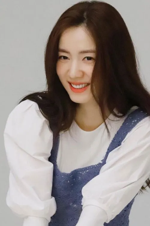 Ryu Hwa-young photo