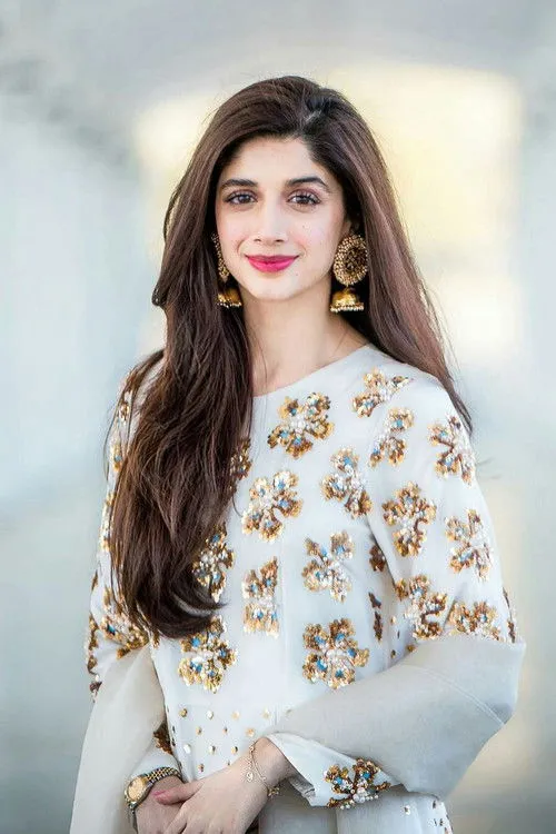 Mawra Hocane photo