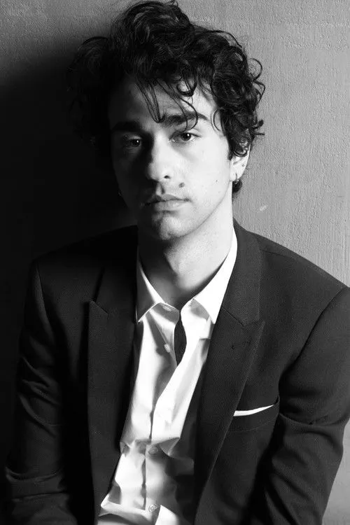 Alex Wolff photo