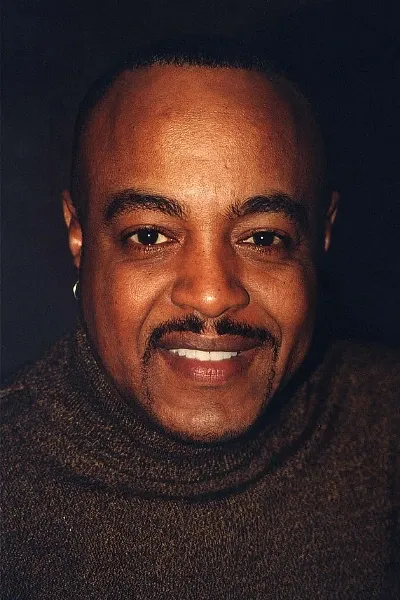 Peabo Bryson photo