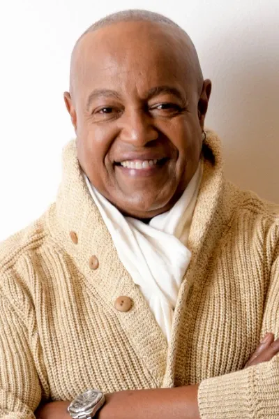 Peabo Bryson photo