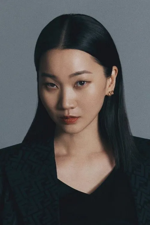 Jang Yoon-ju photo