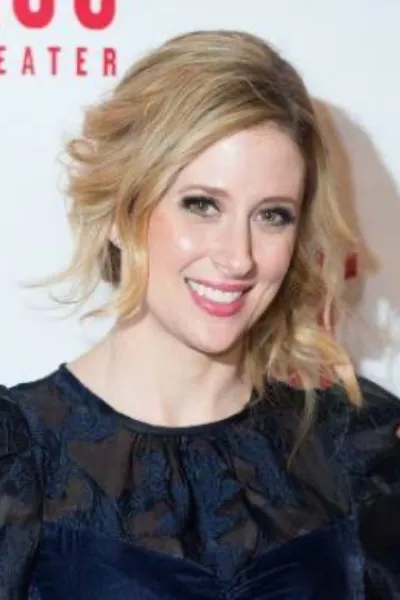 Caissie Levy photo