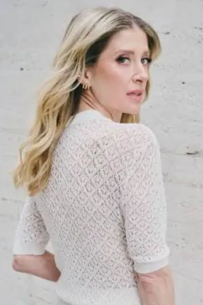 Caissie Levy photo