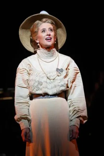 Caissie Levy photo