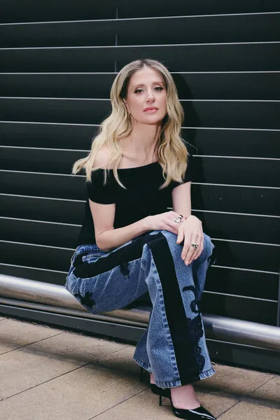 Caissie Levy photo
