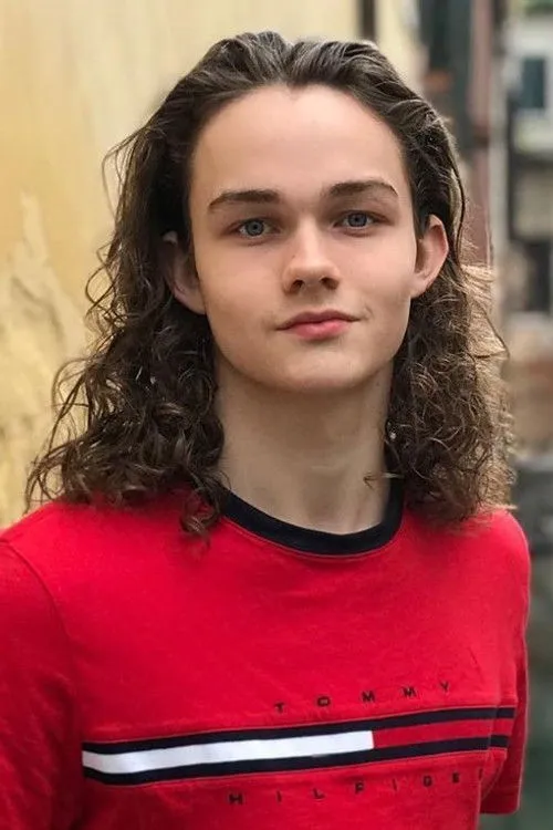 Levi Miller photo