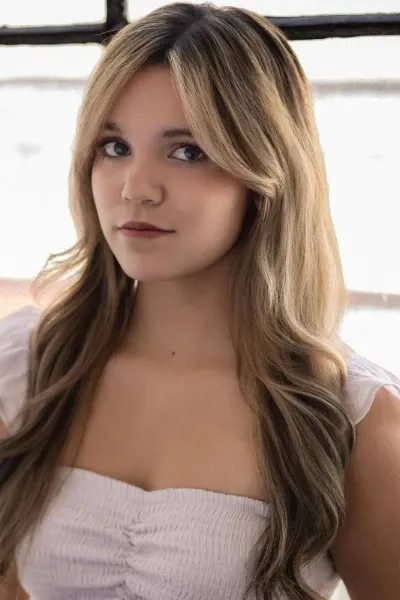 Bella Stine photo