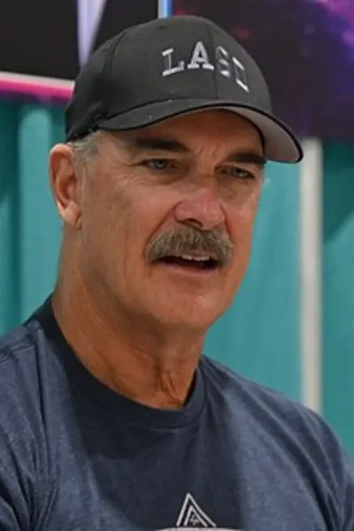 Patrick Warburton photo