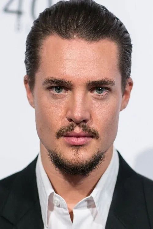 Alexander Dreymon photo