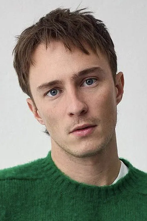 Drew Starkey photo