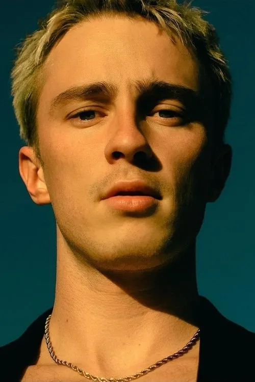 Drew Starkey photo