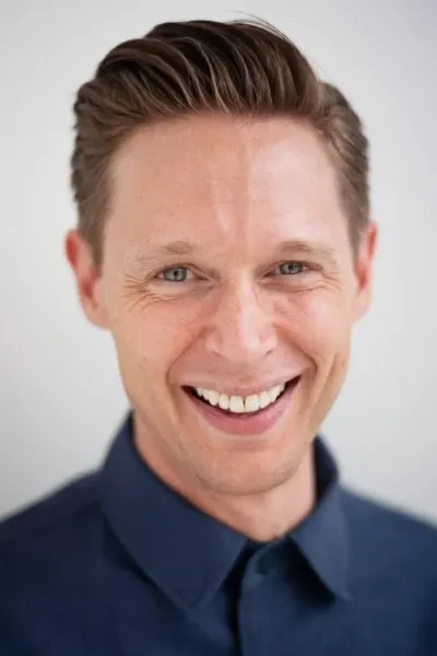 Samuel Barnett photo