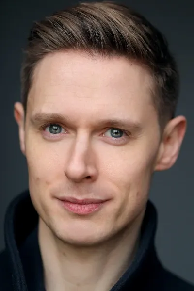 Samuel Barnett photo