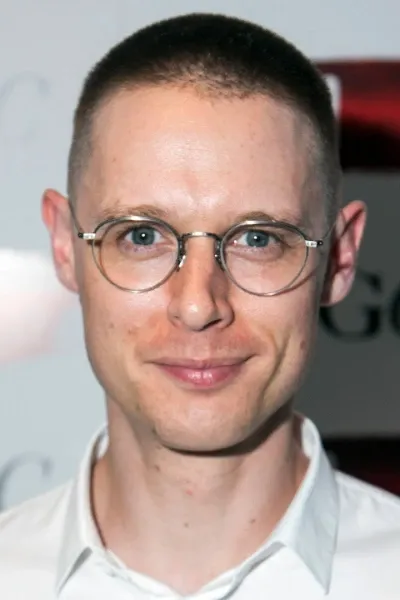 Samuel Barnett photo