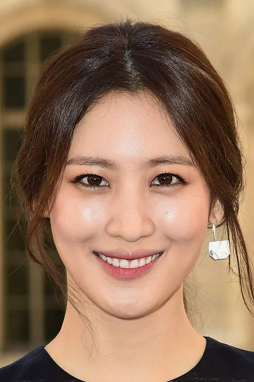Claudia Kim photo