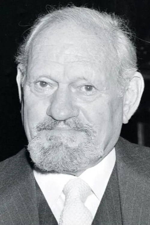 Harry Andrews photo