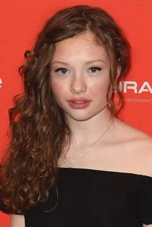 Zoe Colletti photo