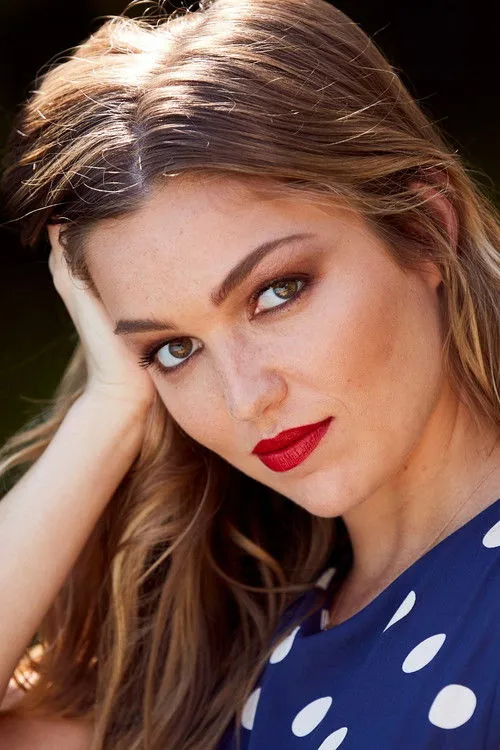 Lili Simmons photo