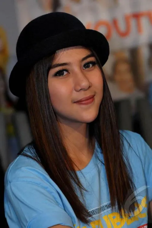 Adinda Thomas photo