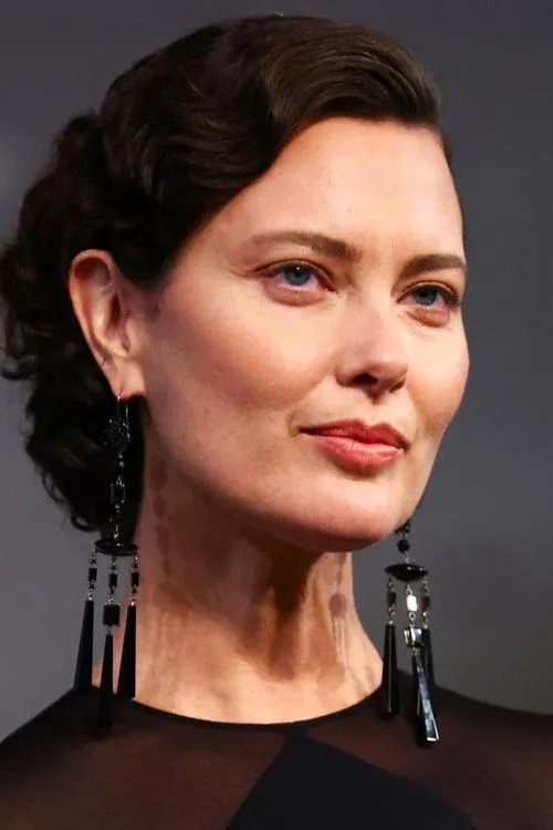 Shalom Harlow photo