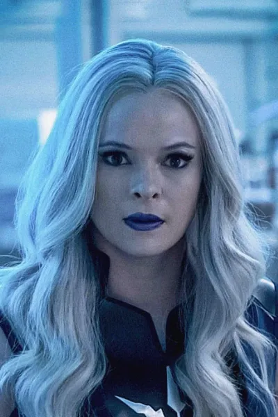 Caitlin Snow photo