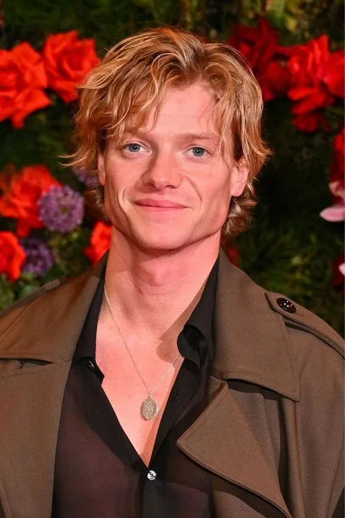 Tom Rhys Harries photo