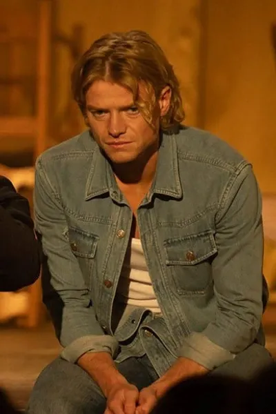 Tom Rhys Harries photo