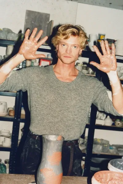 Tom Rhys Harries photo