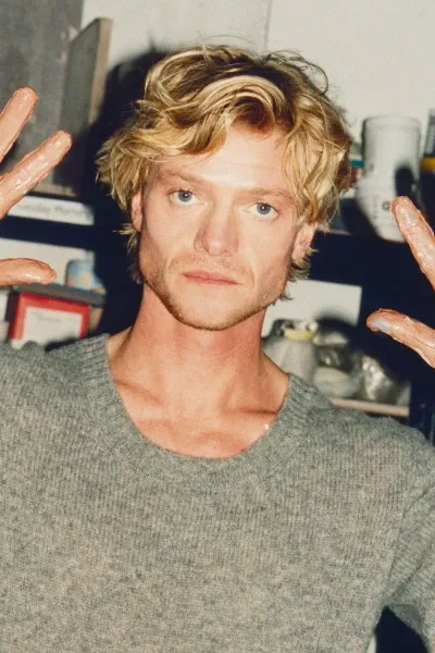 Tom Rhys Harries photo