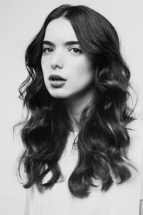Dylan Gelula photo