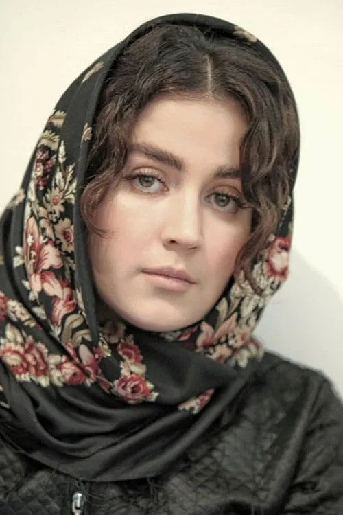 Afsaneh Pakroo photo