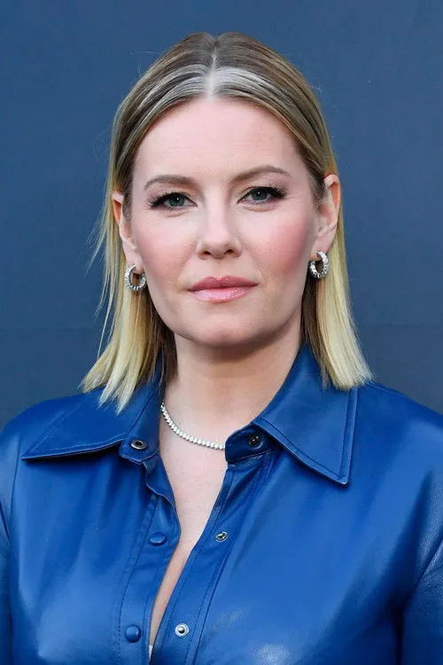 Elisha Cuthbert photo