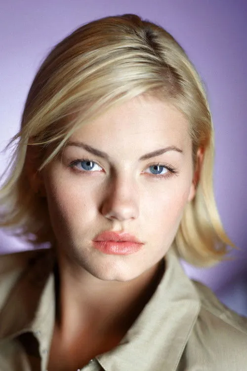 Elisha Cuthbert photo
