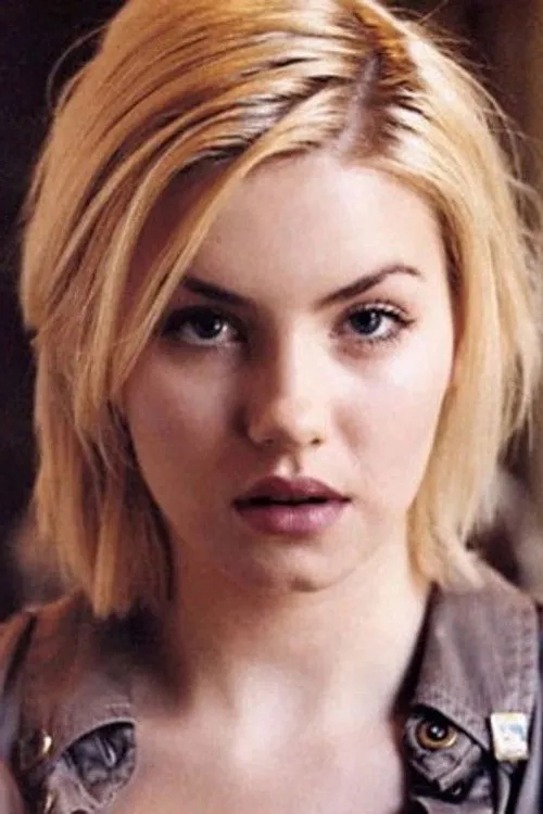 Elisha Cuthbert photo