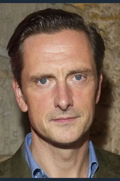 Nicholas Gleaves