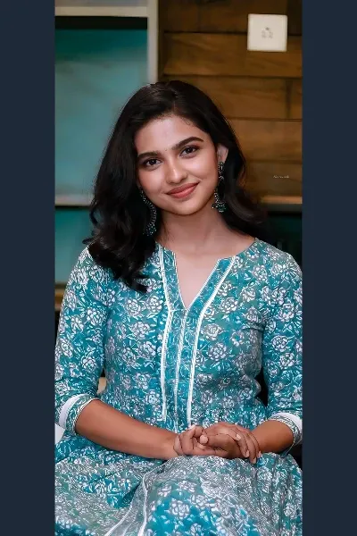 Mamitha Baiju photo