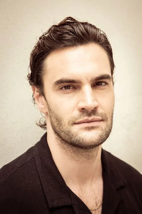 Tom Bateman photo