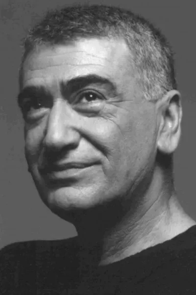 Yorgo Voyagis photo