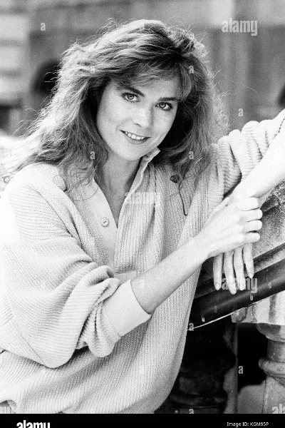 Roxanne Hart photo