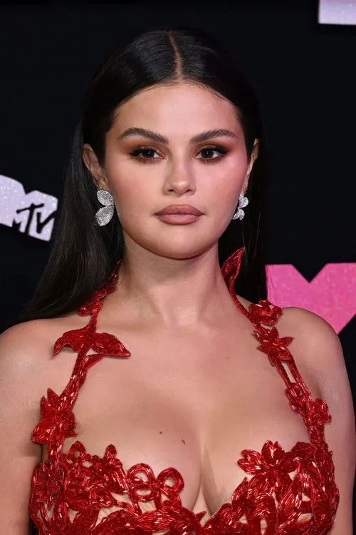 Selena Gomez photo