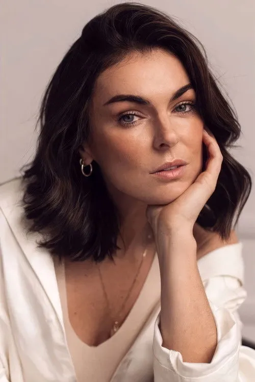 Serinda Swan photo