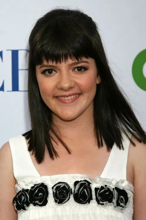 Madeleine Martin photo