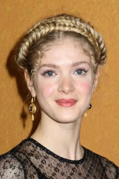 Elena Kampouris photo