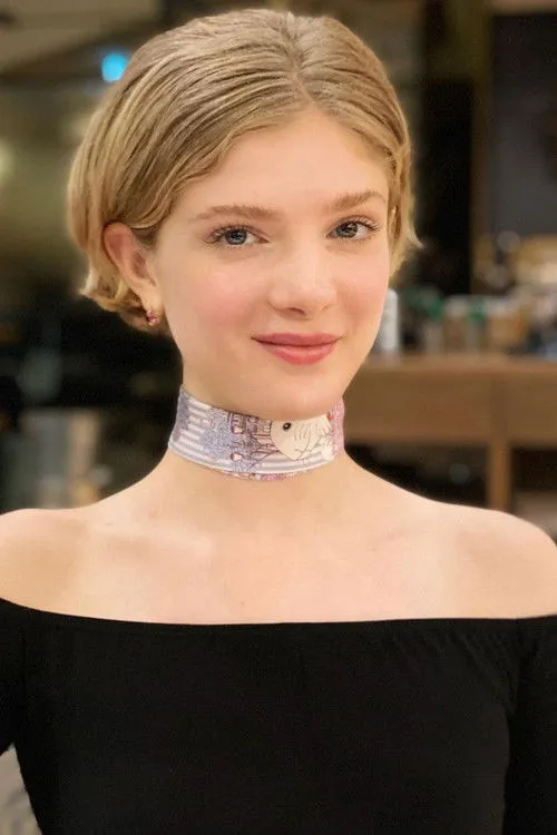Elena Kampouris photo